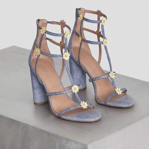 BCBG Jordan Cage Sandals Denim Strappy Heels with Daisy Floral Accents Size 10